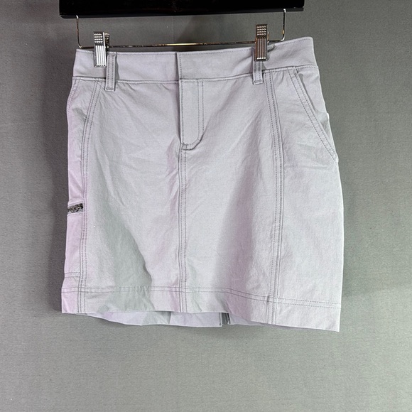 Athleta Dresses & Skirts - Athleta Light Gray Mini Skort size 2